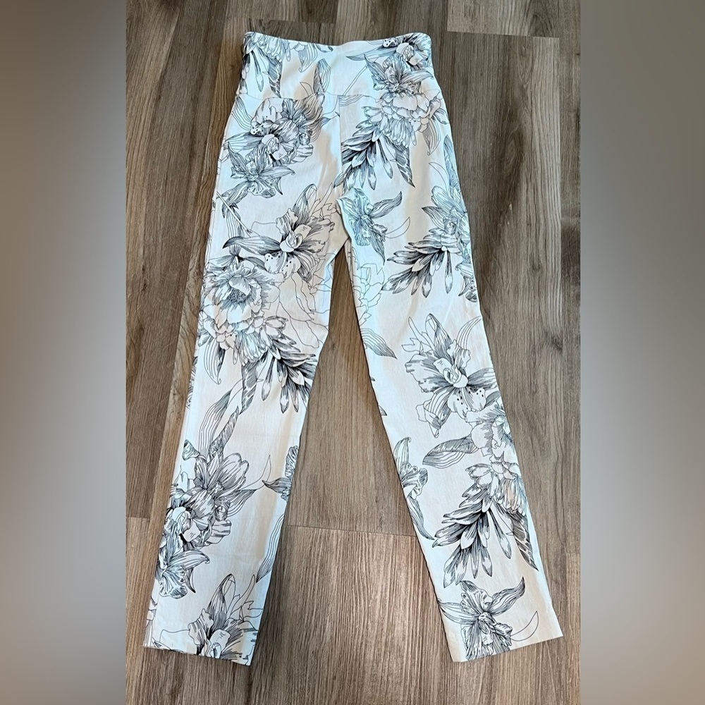Up! Floral White Active Leggings